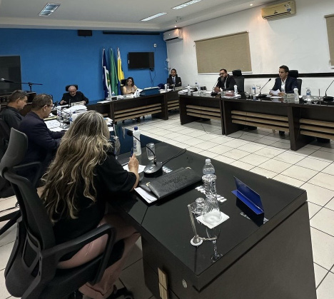 CÂMARA FAZ REUNIÃO EXTRAORDINÁRIA E APROVA RGA DE 5% PARA SERVIDORES