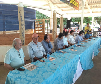 COMITIVA DA CÂMARA ESTEVE EM ENCONTRO DE POXORÉO